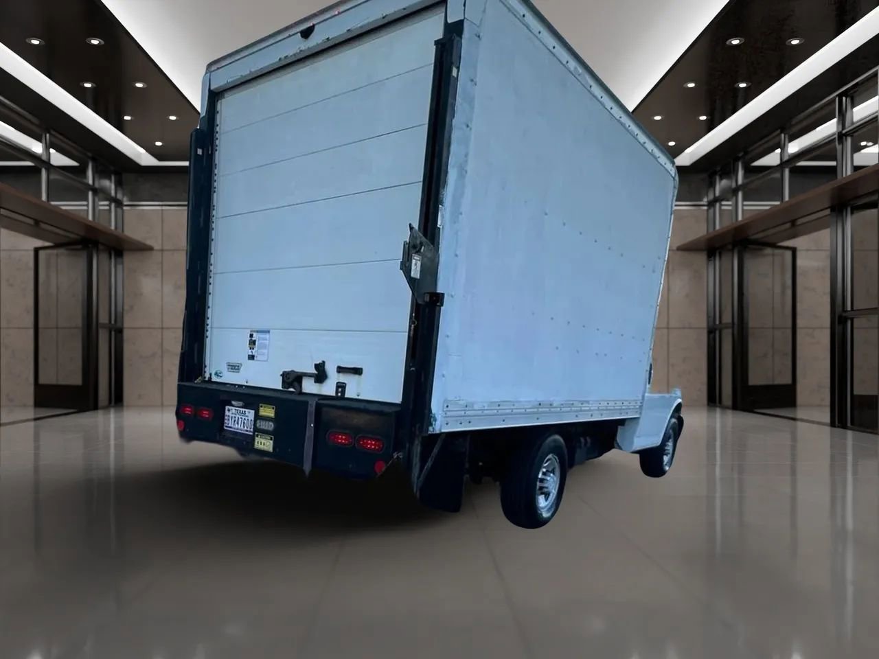 Used 2015 Chevrolet Express 3500 image 32