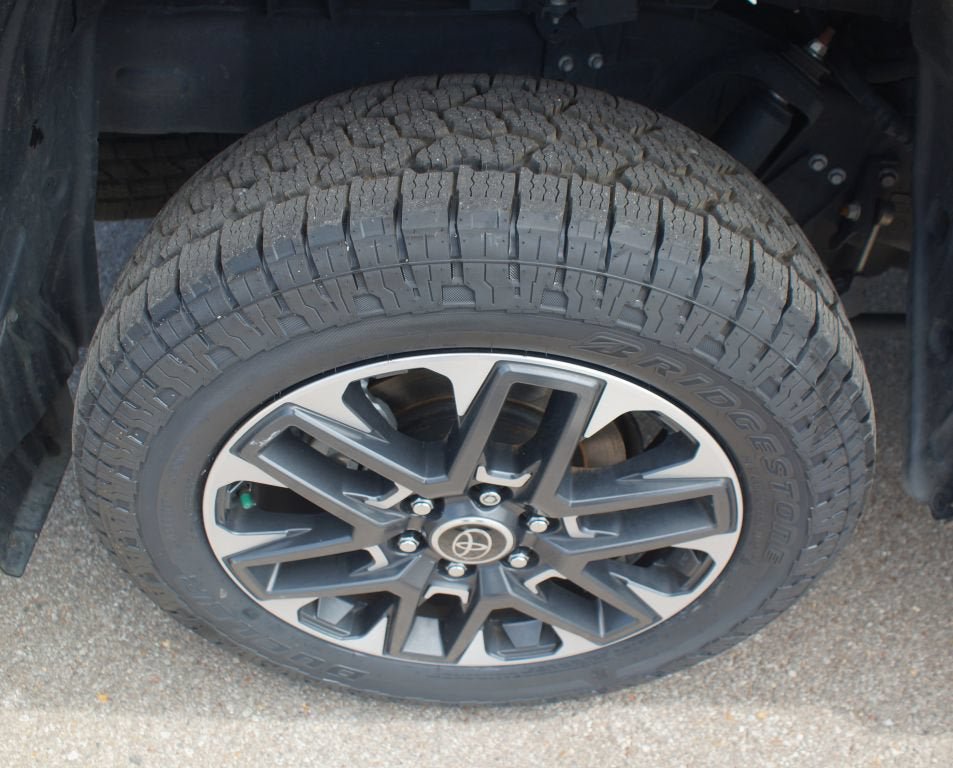 Used 2024 Toyota Tundra Limited AWD/4WD image 27