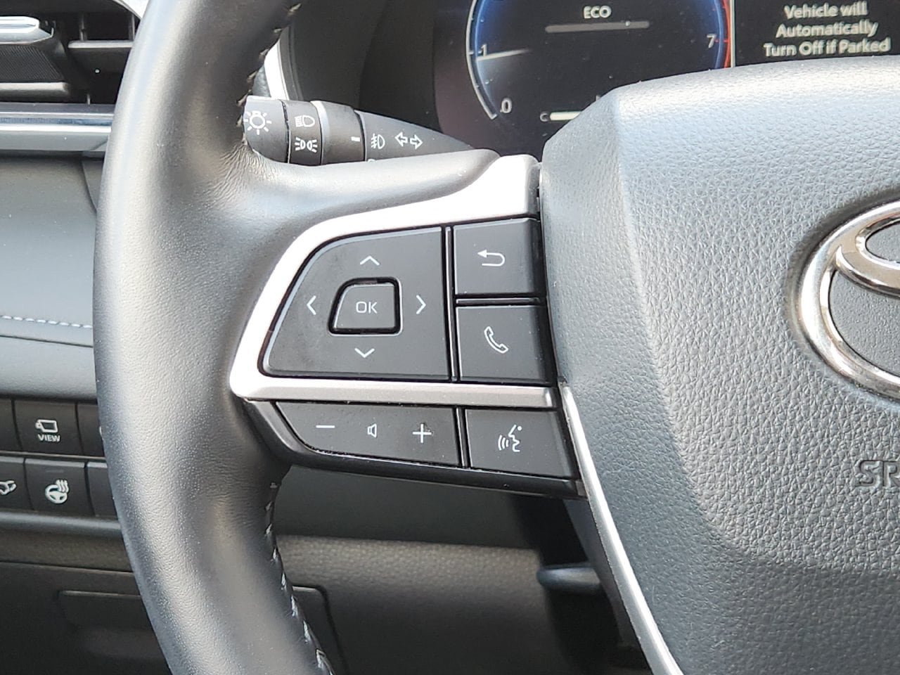 Used 2024 Toyota Highlander Limited FWD image 24
