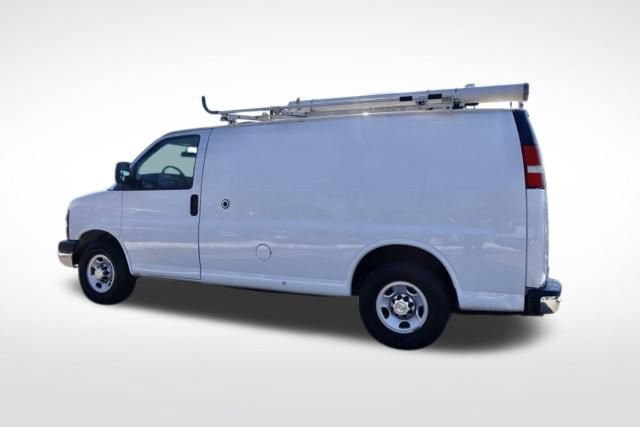 Used 2014 Chevrolet Express 2500 w/ Cold Climate Package image 8