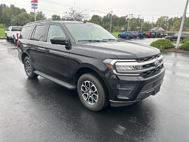 Used 2024 Ford Expedition XLT AWD/4WD image 17