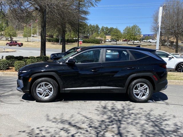 New 2025 Hyundai Tucson SE image 4