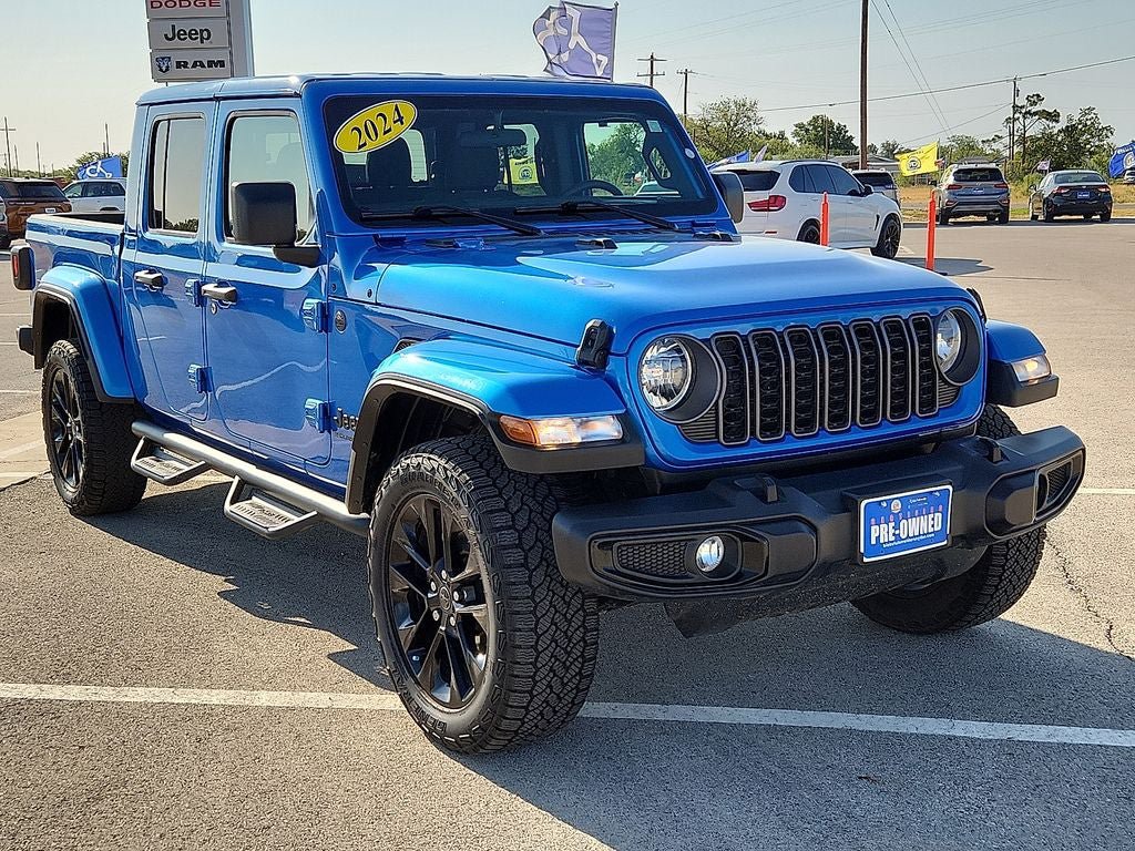Used 2024 Jeep Gladiator Sport AWD/4WD image 6
