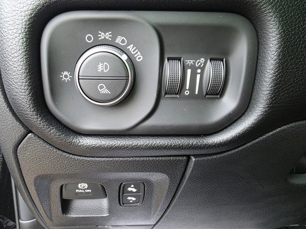 New 2026 RAM 1500 4x4 Crew Cab image 24