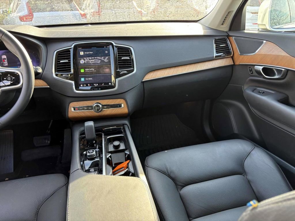 Used 2024 Volvo XC90 B6 Plus image 31
