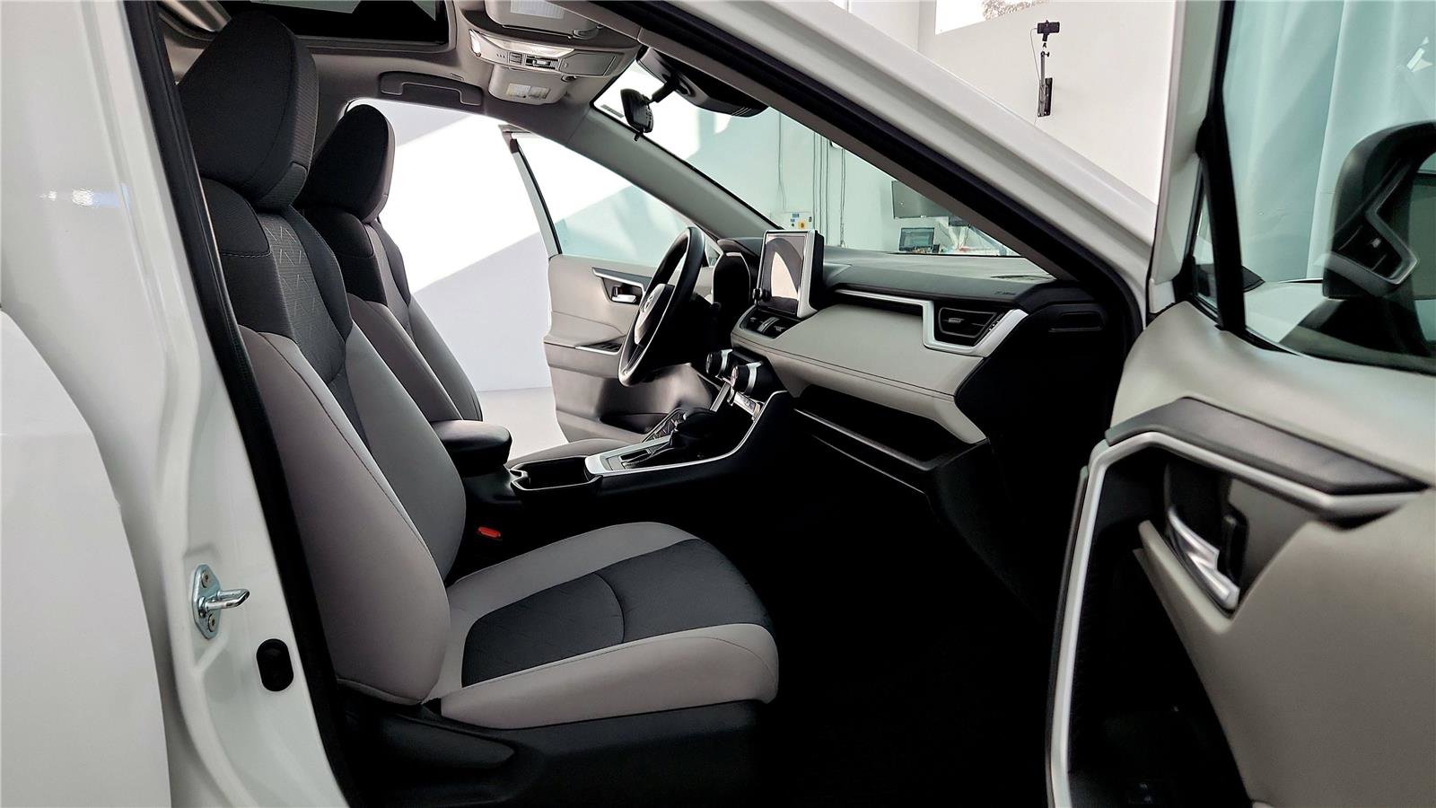 Certified 2023 Toyota RAV4 XLE w/ Convenience Package AWD/4WD image 25