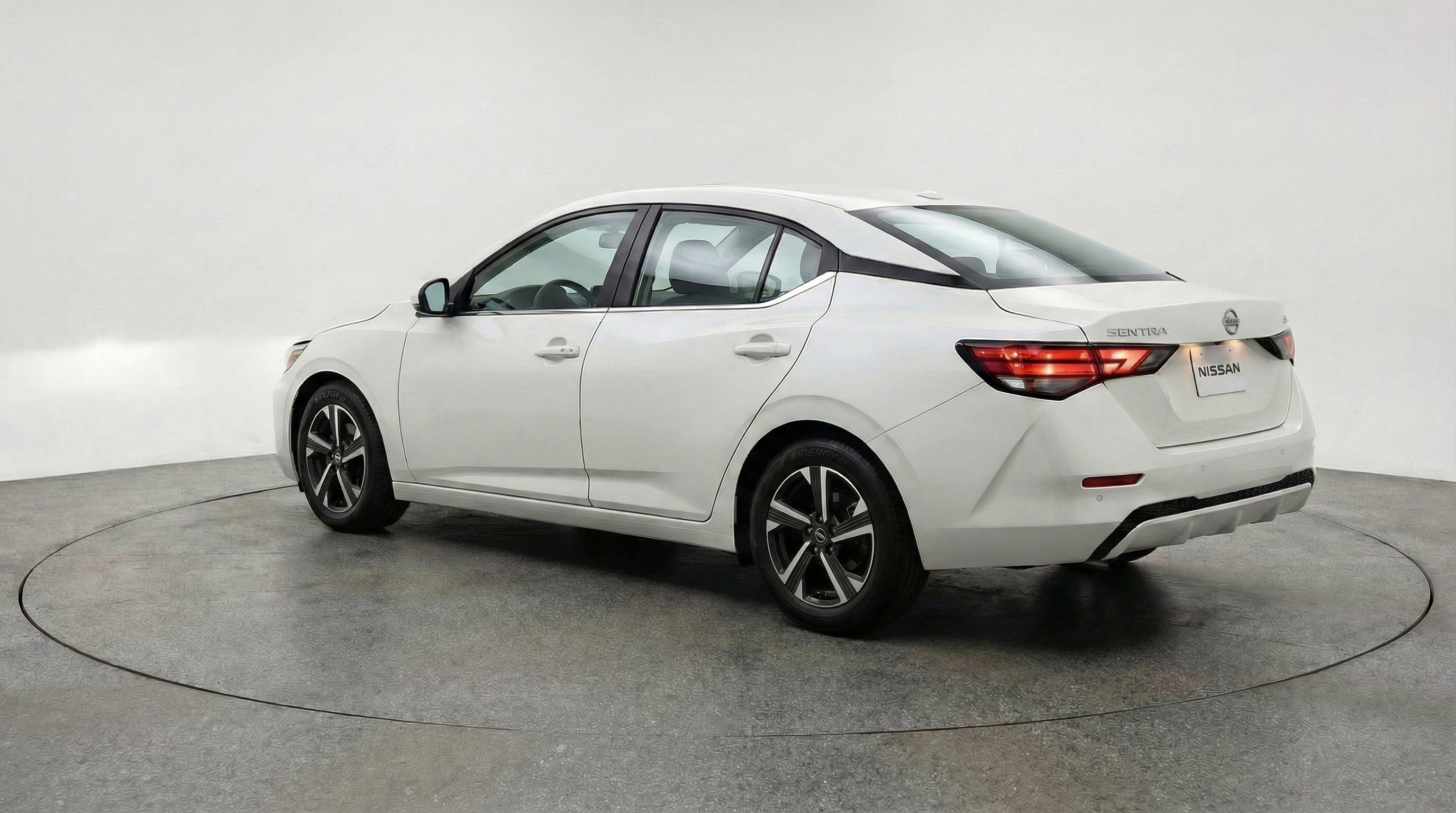 Used 2025 Nissan Sentra SV image 6