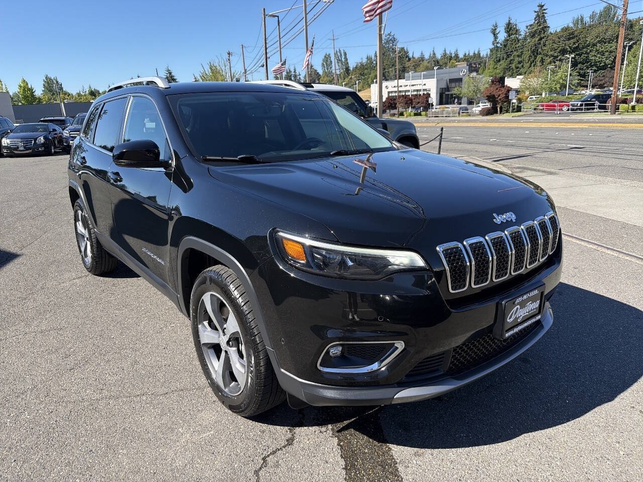 Used 2019 Jeep Cherokee Limited w/ Technology Group AWD/4WD image 11
