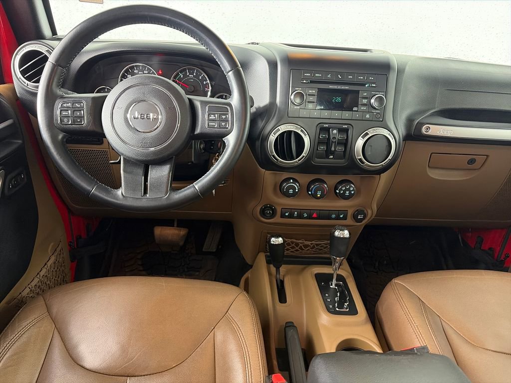 Used 2016 Jeep Wrangler Unlimited Rubicon w/ Connectivity Group AWD/4WD image 14