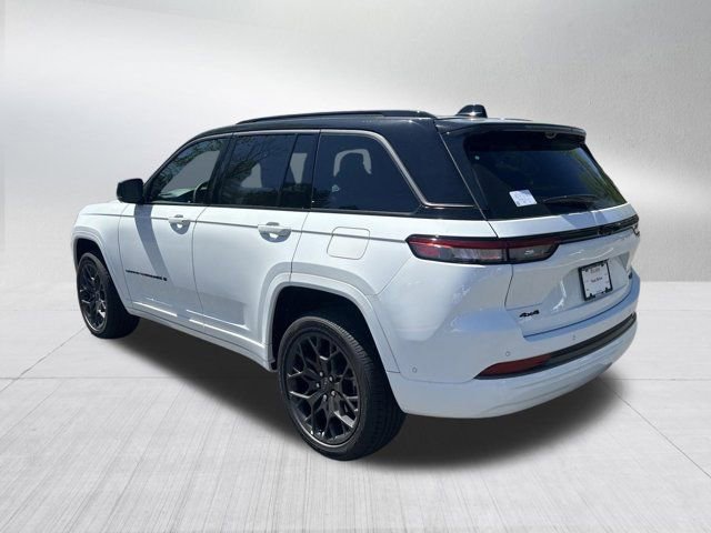 New 2026 Jeep Grand Cherokee Summit image 7
