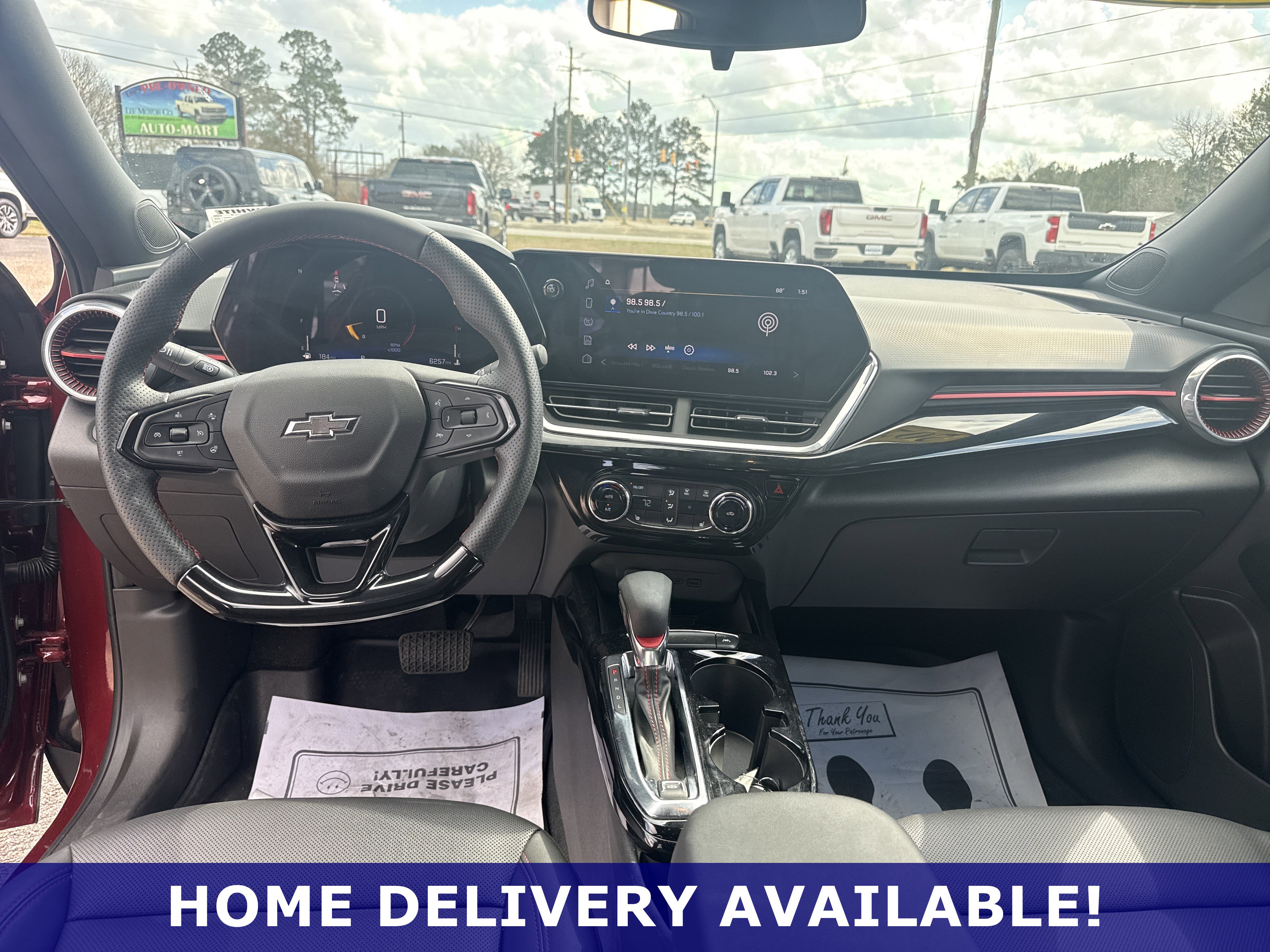 Used 2024 Chevrolet Trax RS w/ Sunroof Package image 6