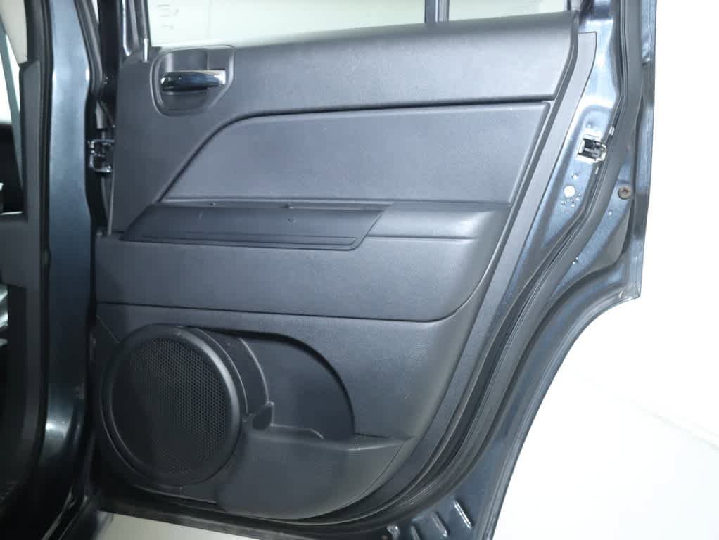 Used 2014 Jeep Patriot High Altitude FWD image 32