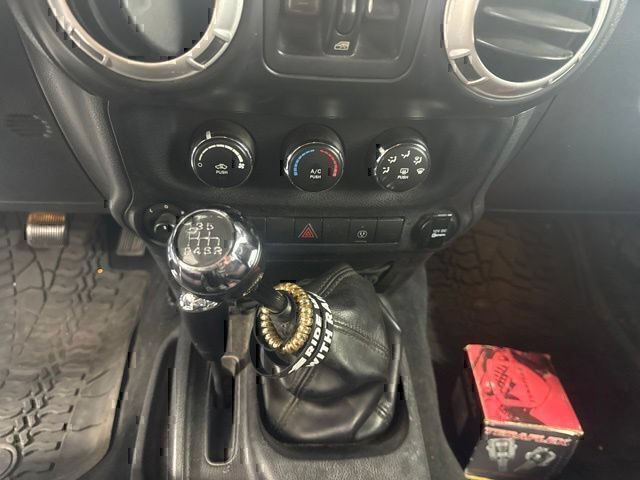 Used 2014 Jeep Wrangler Unlimited Rubicon w/ Max Tow Package AWD/4WD image 16