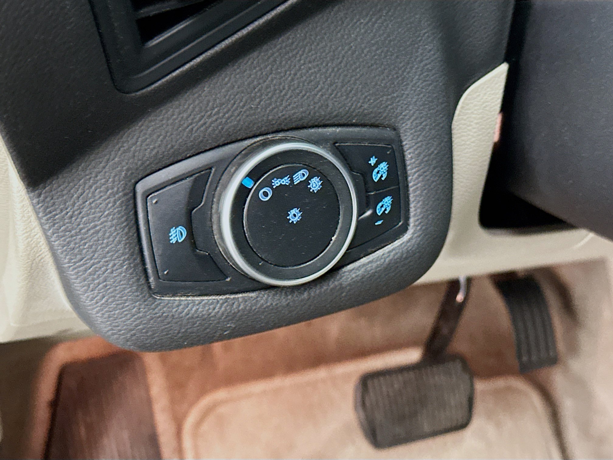 Used 2015 Ford Escape SE AWD/4WD image 17