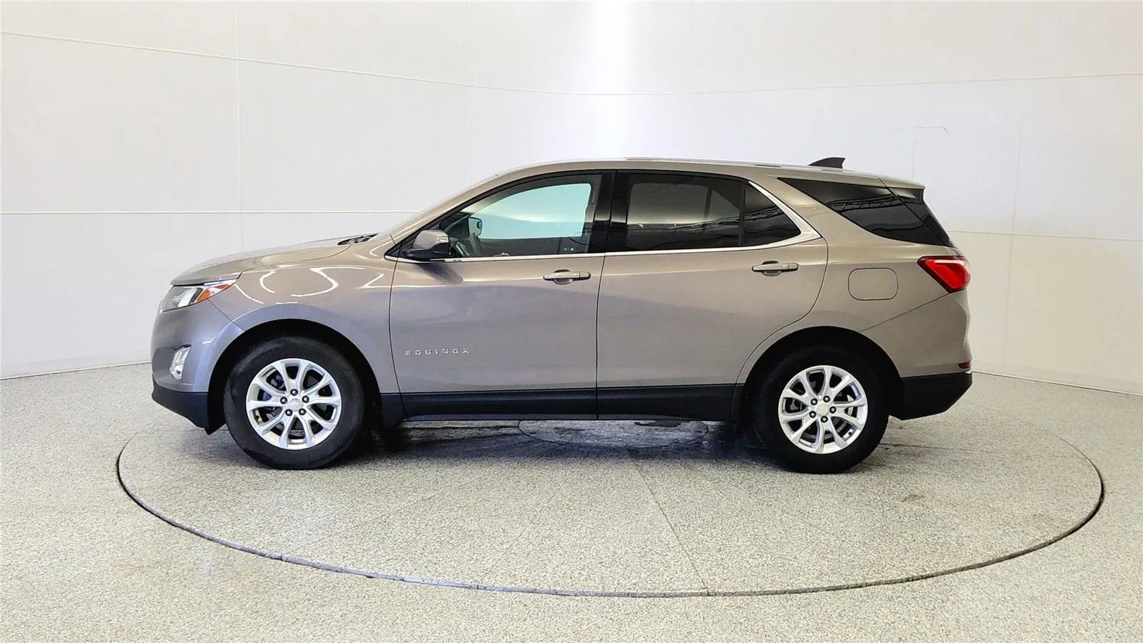 Used 2019 Chevrolet Equinox LT FWD image 4