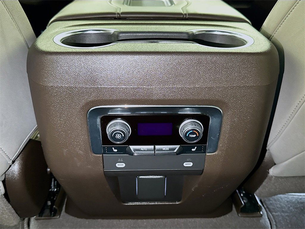 Certified 2023 Chevrolet Suburban Z71 w/ Luxury Package image 24