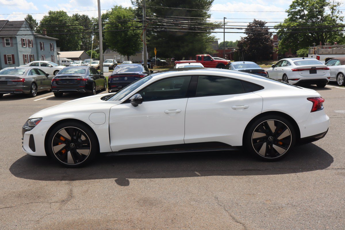Used 2022 Audi RS e-tron GT w/ Carbon Performance Package AWD/4WD image 8