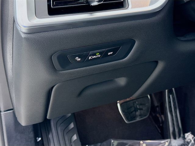 Used 2026 BMW X5 xDrive50e w/ M Sport Package image 10