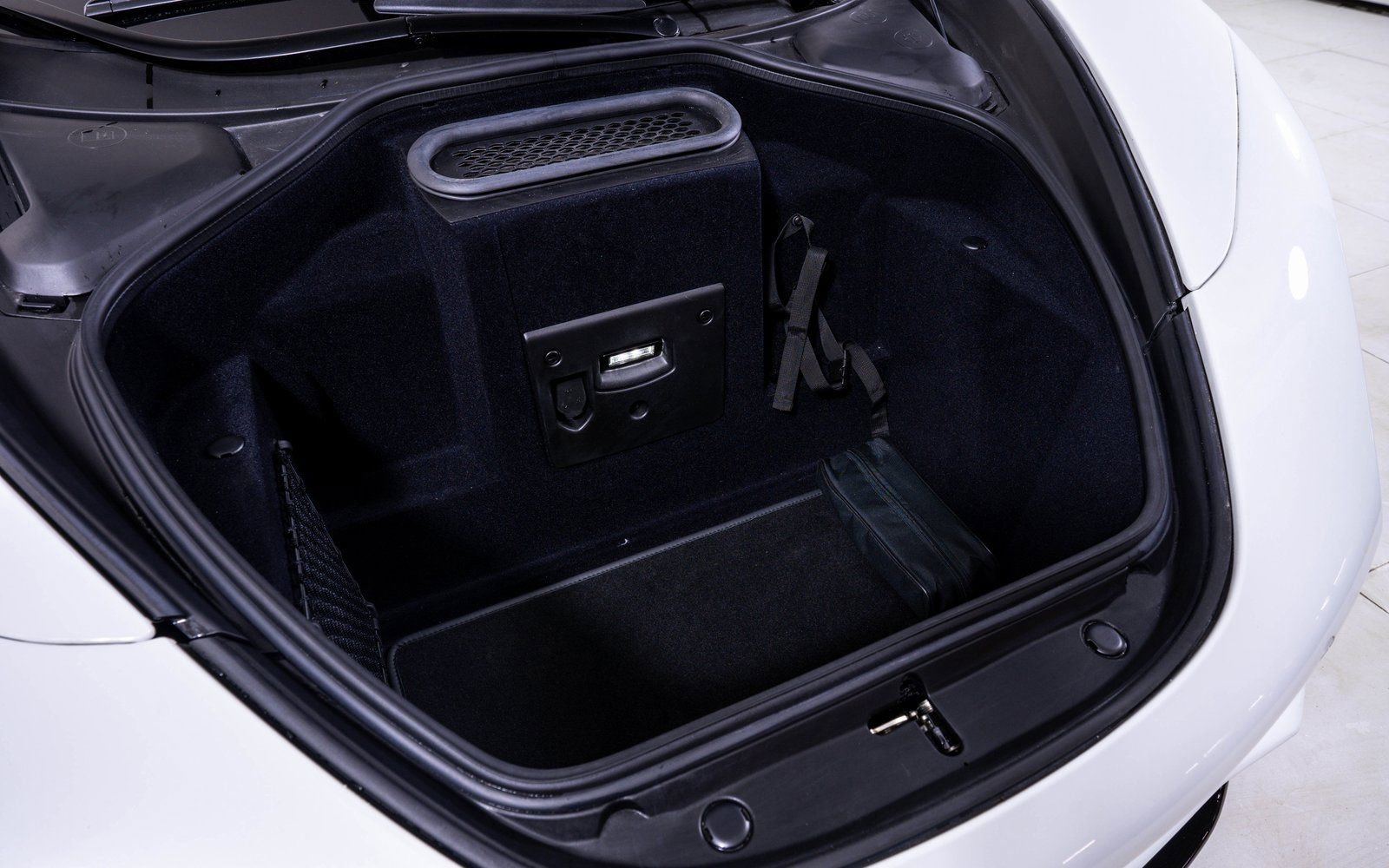 Used 2025 McLaren 750S image 21
