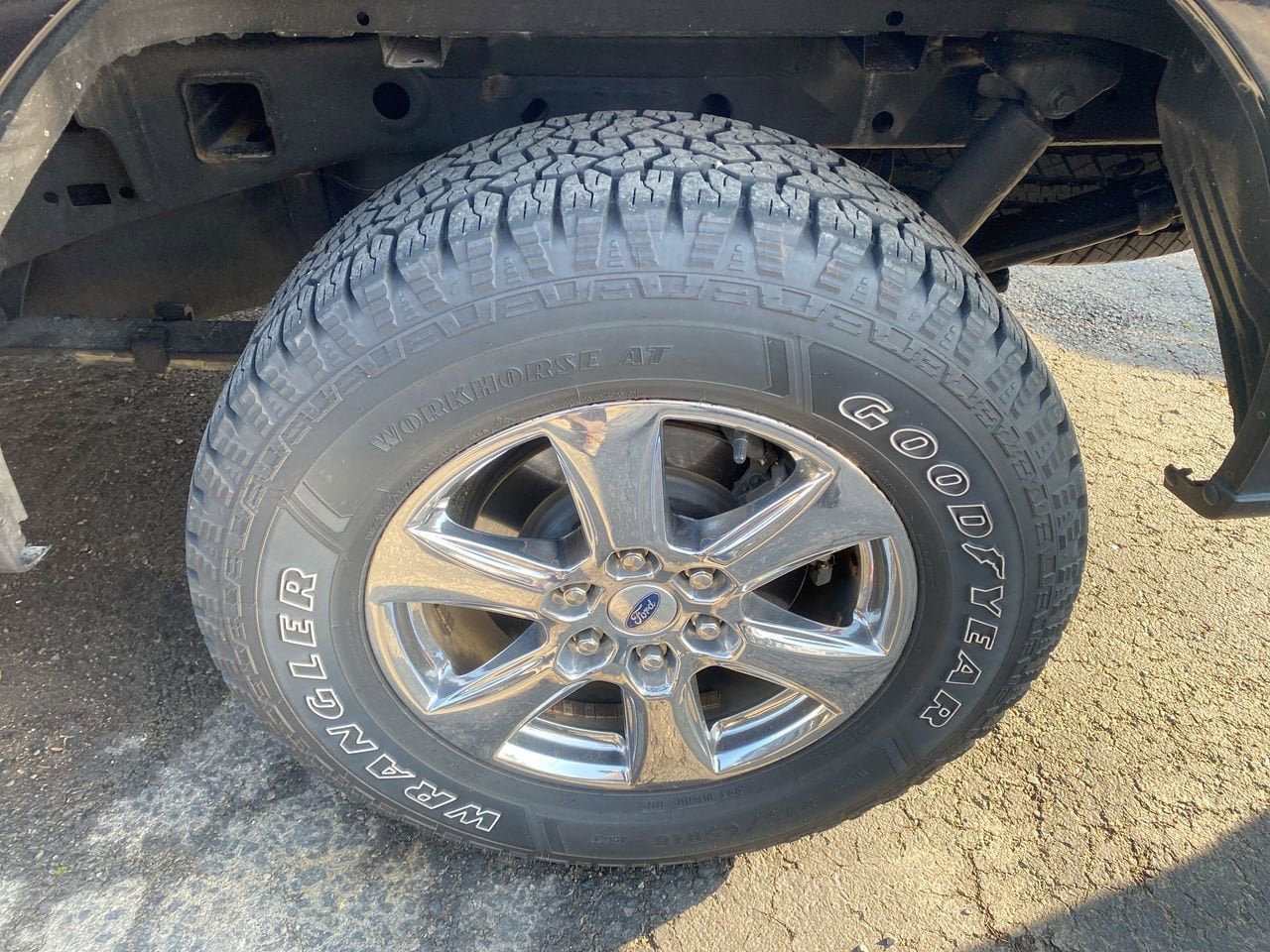 Used 2019 Ford F150 XLT w/ Equipment Group 302A Luxury AWD/4WD image 2
