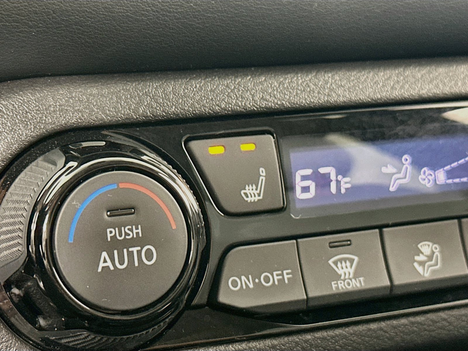 Used 2023 Nissan Kicks SR w/ SR Premium Package FWD image 20