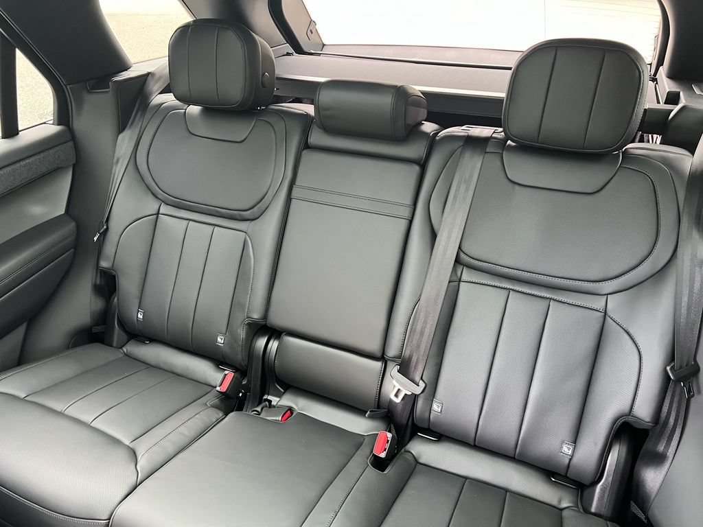 New 2026 Land Rover Range Rover Sport SE AWD/4WD image 21