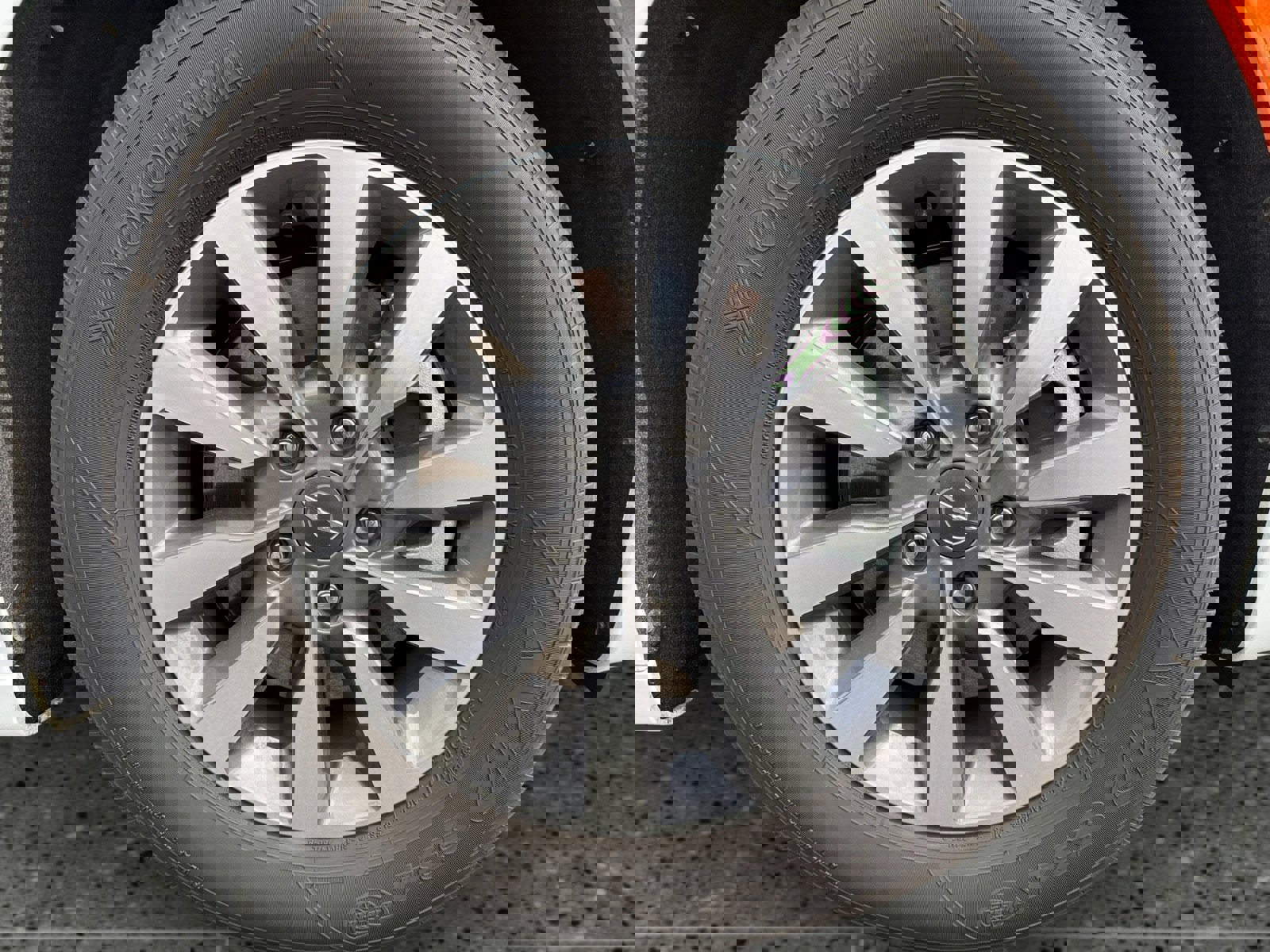 New 2025 Chrysler Pacifica Select FWD image 14