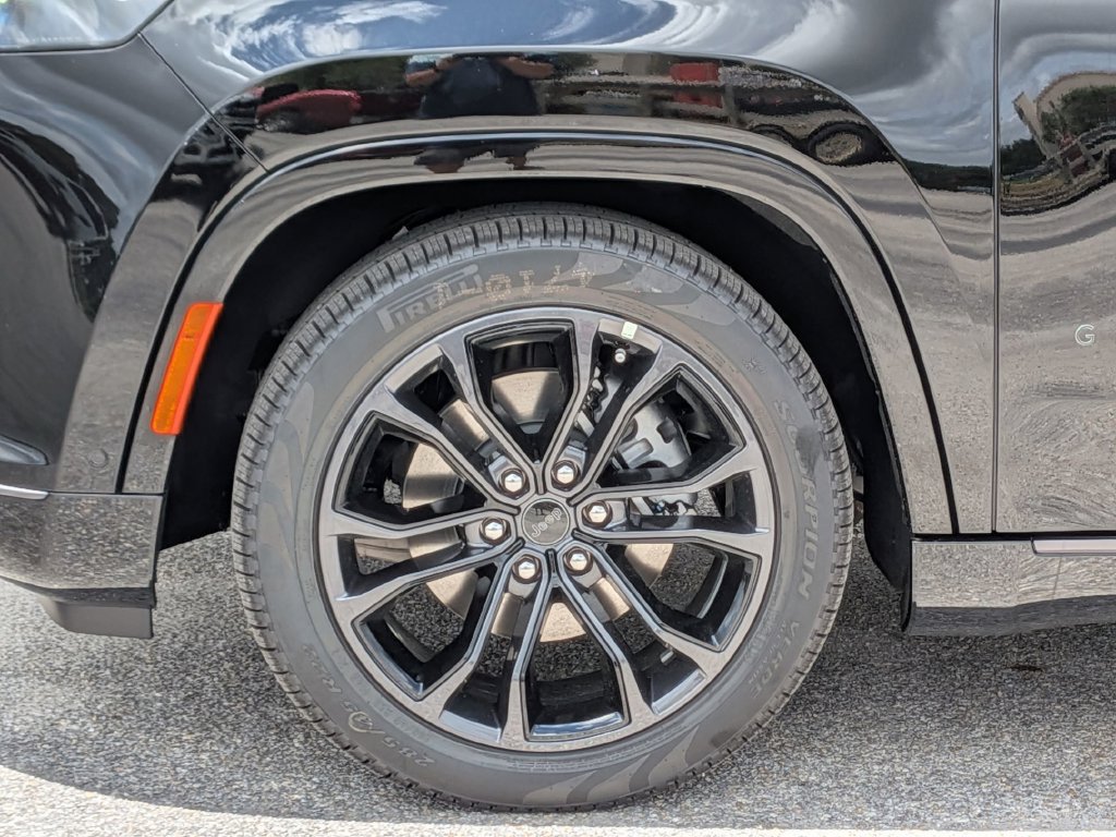 New 2026 Jeep Grand Wagoneer Summit AWD/4WD image 12