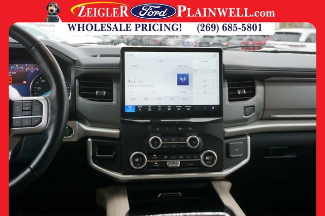 Used 2024 Ford Expedition XLT image 17