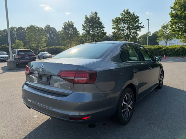 Used 2017 Volkswagen Jetta SE FWD image 5