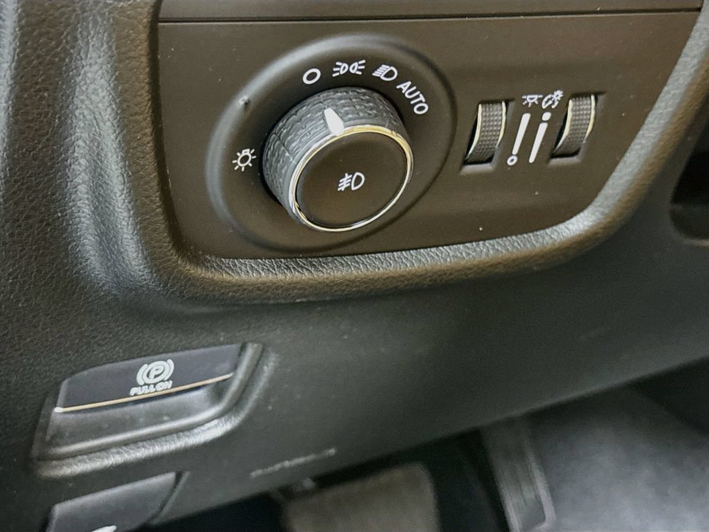 Used 2023 Jeep Grand Cherokee Summit AWD/4WD image 20