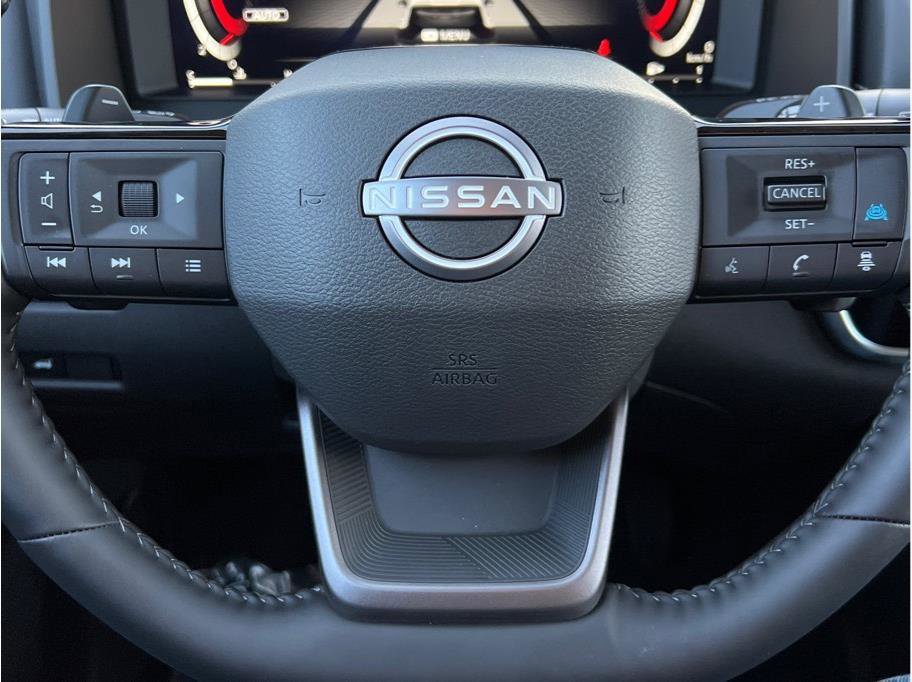 Used 2025 Nissan Rogue SL image 12