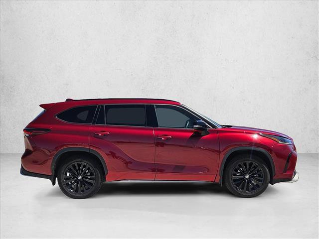 Used 2024 Toyota Highlander XSE FWD image 4
