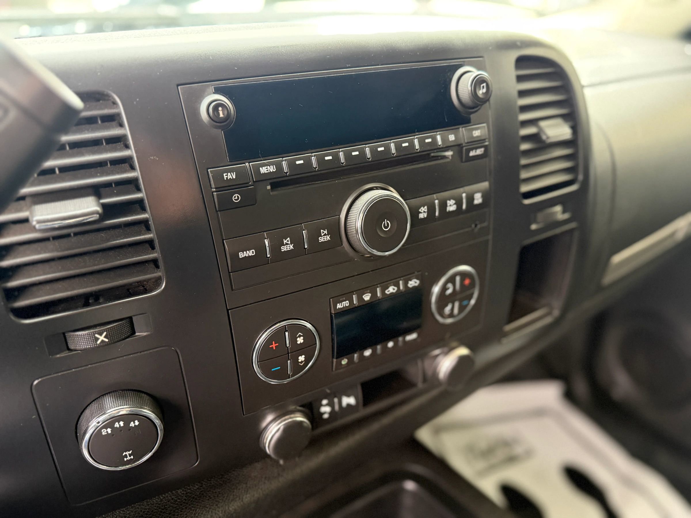 Used 2008 GMC Sierra 2500 SLE w/ SLE2 Preferred Package AWD/4WD image 14