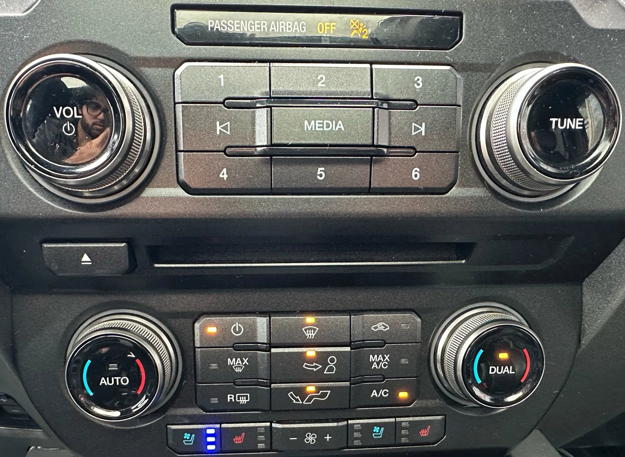 Used 2018 Ford F150 Raptor w/ Equipment Group 802A Luxury image 21