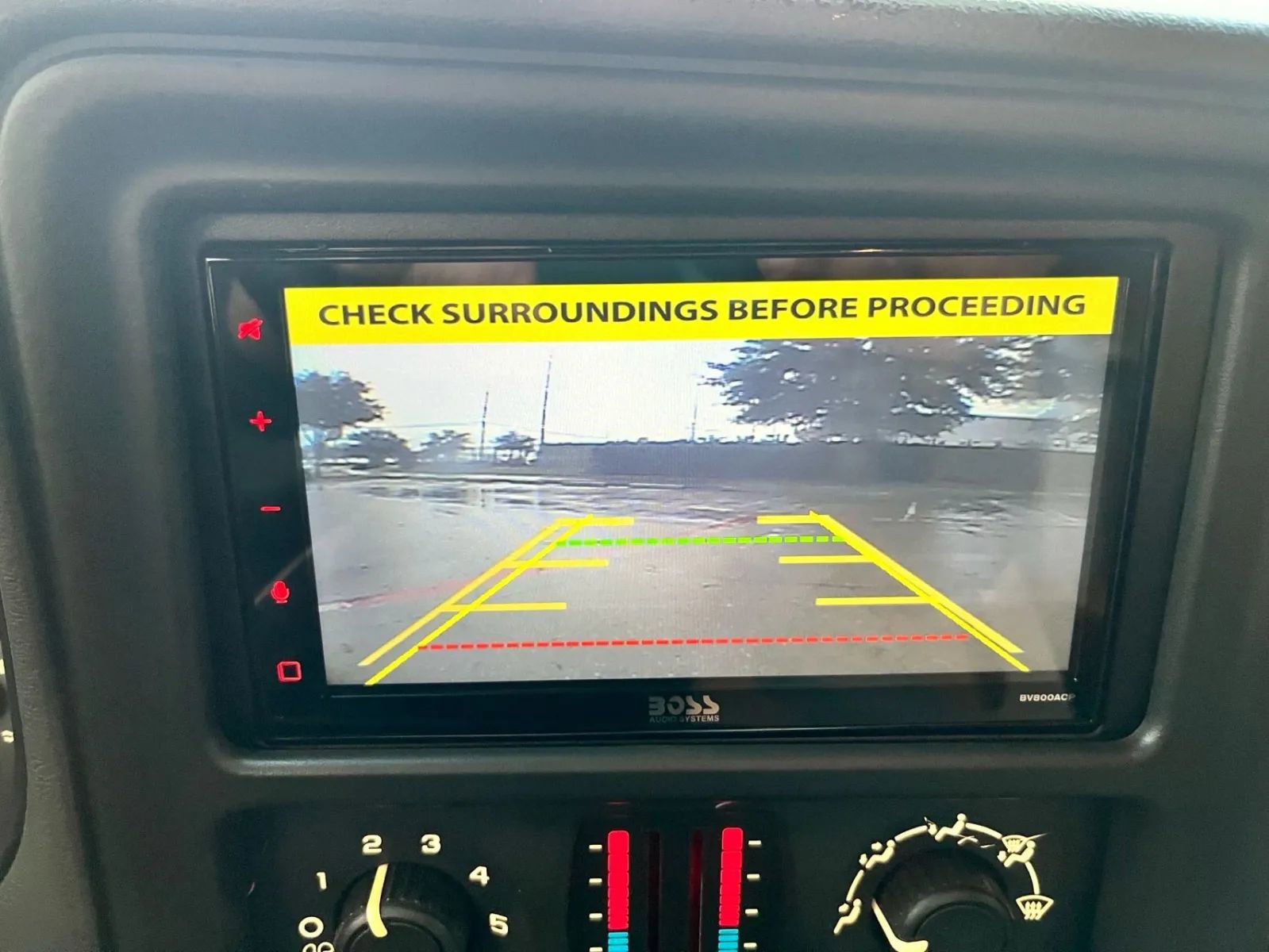 Used 2005 Chevrolet Avalanche Z66 w/ Preferred Equipment Group RWD image 26