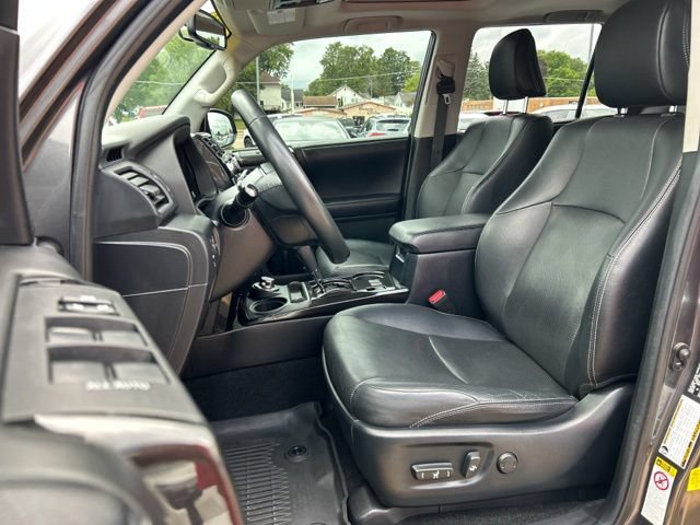Used 2019 Toyota 4Runner Limited AWD/4WD image 31