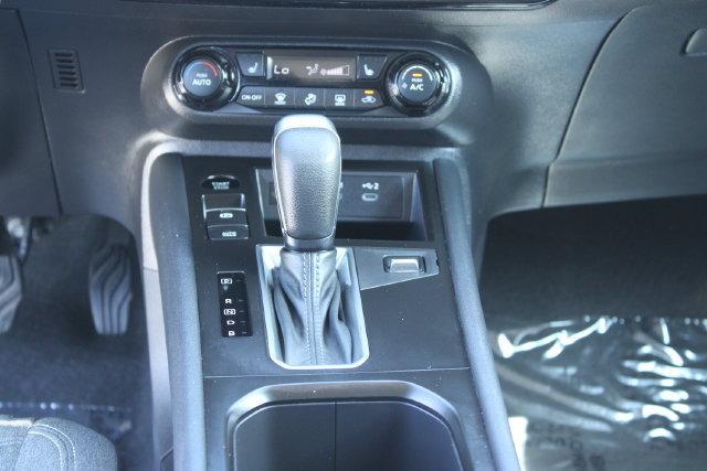 Used 2026 Nissan Kicks SV w/ SV Premium Package FWD image 15