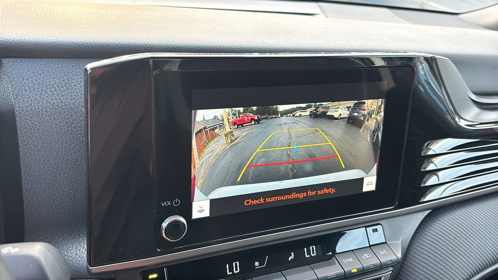 Used 2025 Toyota Camry SE FWD image 19