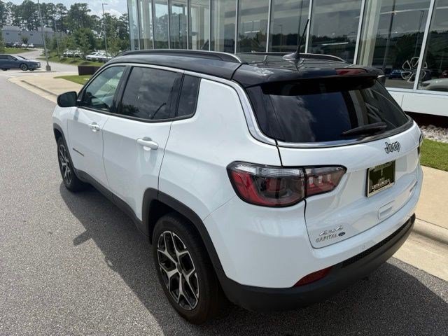 Used 2025 Jeep Compass Limited w/ Sun & Sound Group AWD/4WD image 8