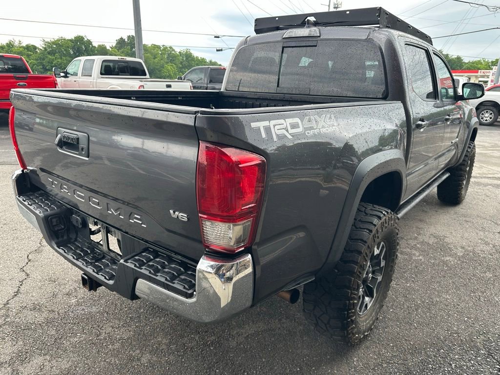 Used 2017 Toyota Tacoma TRD Off-Road w/ Tow Package AWD/4WD image 3
