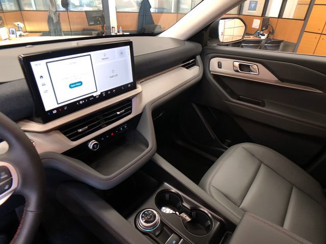 New 2026 Ford Explorer Active w/ Active Comfort Package AWD/4WD image 18