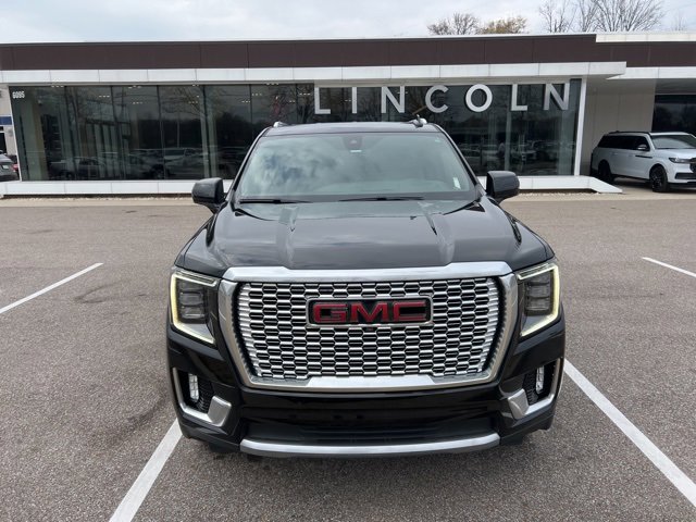Used 2021 GMC Yukon XL Denali w/ Denali Premium Package image 2