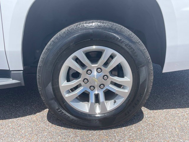 Used 2019 Chevrolet Suburban LS RWD image 10