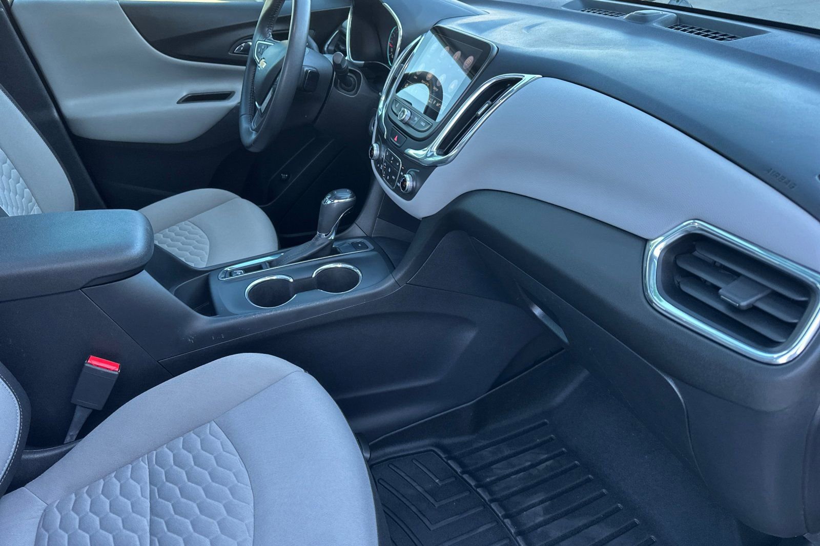 Used 2019 Chevrolet Equinox LT w/ Sun & Navigation Package image 19