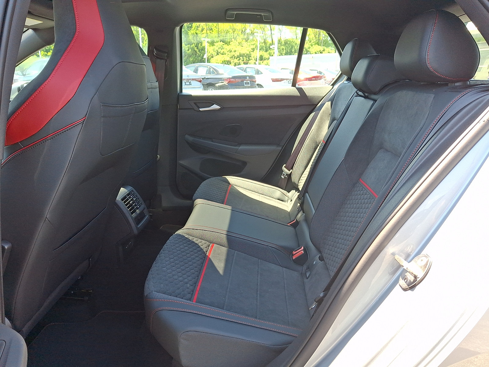 New 2026 Volkswagen GTI SE FWD image 6