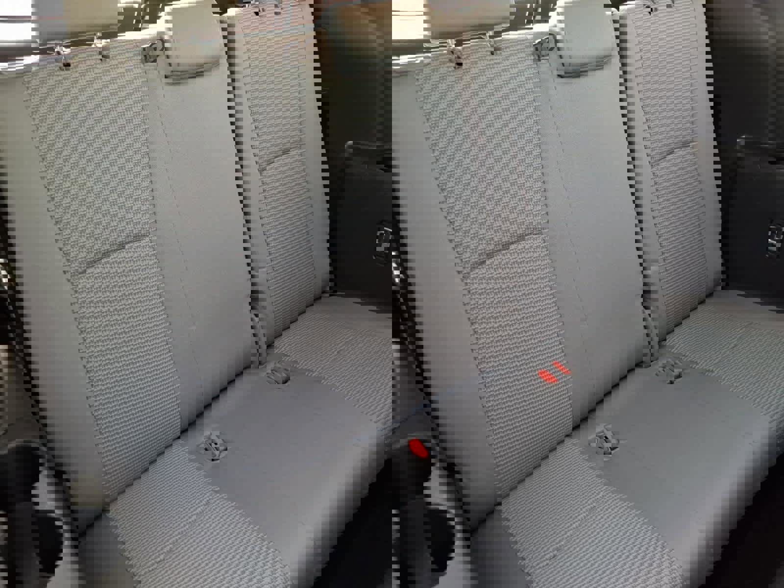 Used 2023 Toyota Highlander L image 21