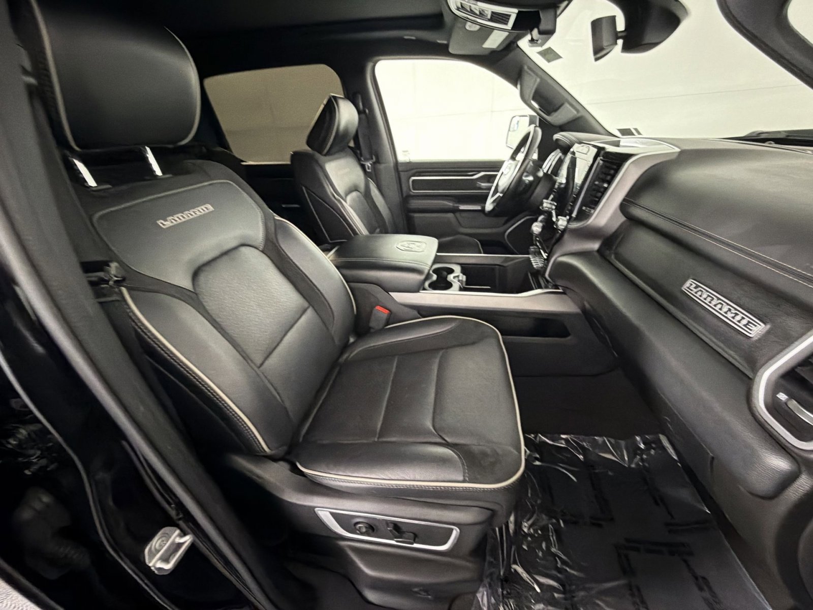 Used 2020 RAM 1500 Laramie image 28