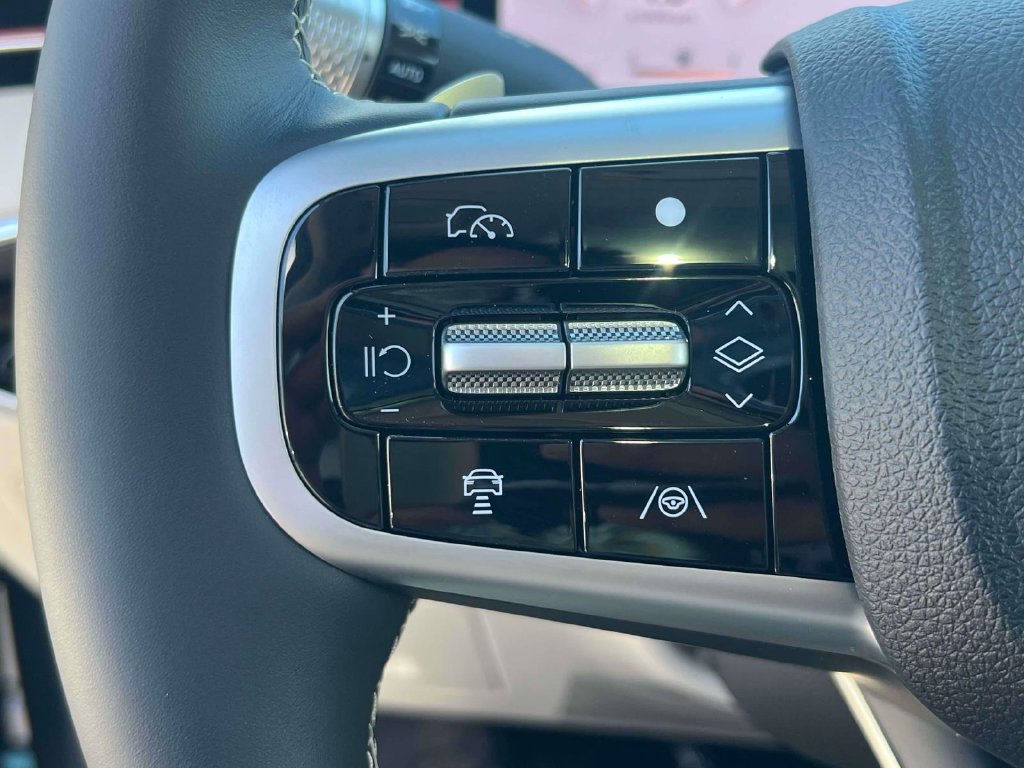 New 2027 Genesis GV70 2.5T Advanced AWD/4WD image 32