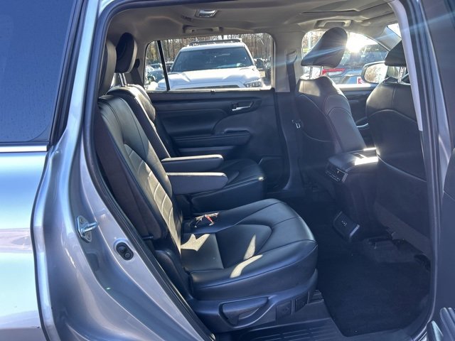 Used 2024 Toyota Highlander XLE image 15